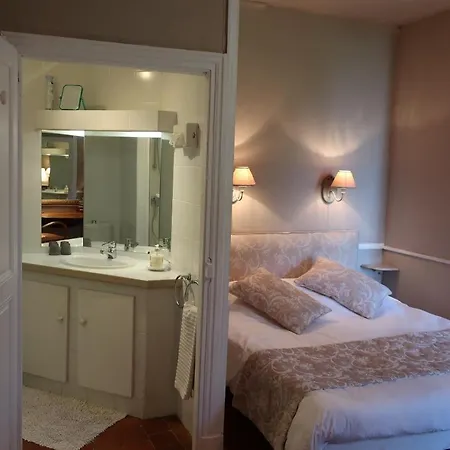 Luxury Apartments Near The Eiffel Tower Bed & Breakfast Paris