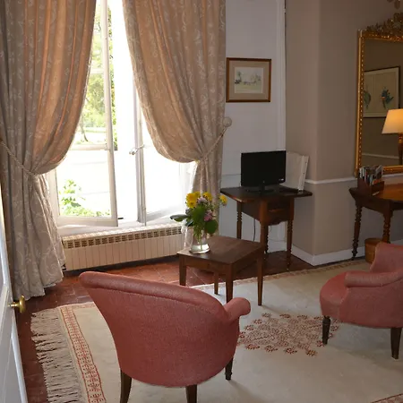 Luxury Near The Eiffel Tower 3* Paris