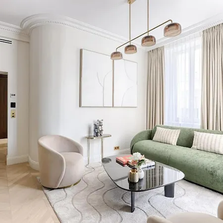 Luxury Apartments Near The Eiffel Tower 3* Párizs