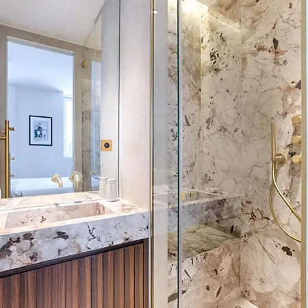 Luxury Near The Eiffel Tower Bed & Breakfast 3*