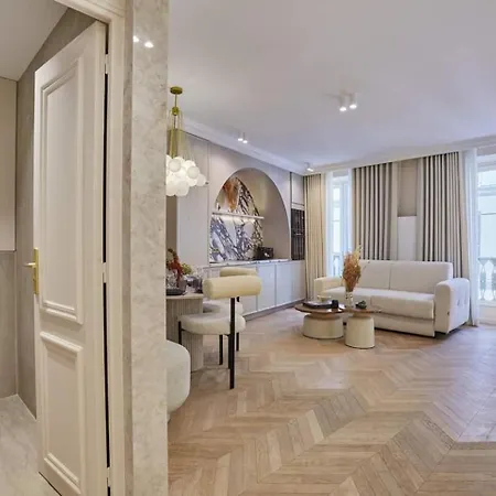 Couette-café Luxury Near The Eiffel Tower