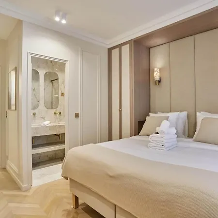 Luxury Near The Eiffel Tower Paris