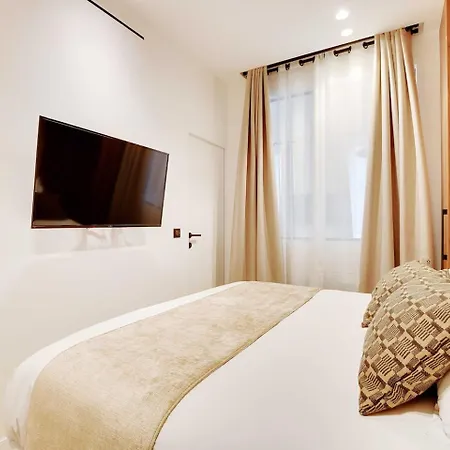 Bed & Breakfast Luxury Near The Eiffel Tower