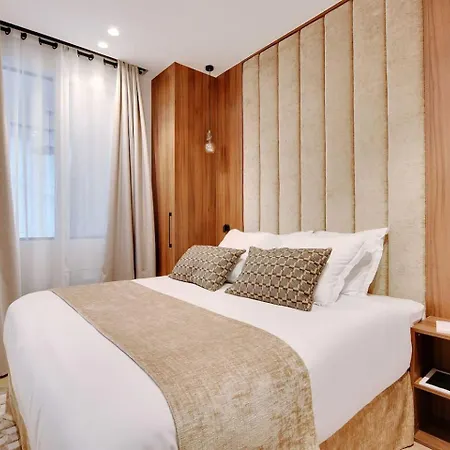 Bed & Breakfast Luxury Near The Eiffel Tower 3*