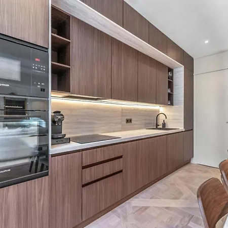 Panzió Luxury Apartments Near The Eiffel Tower 3*