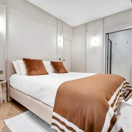 Luxury Near The Eiffel Tower Paris