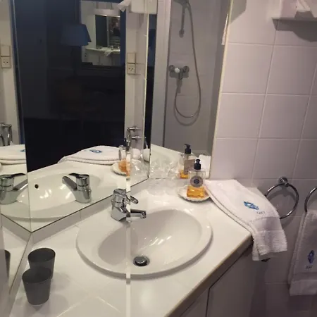 Luxury Apartments Near The Eiffel Tower Bed & Breakfast